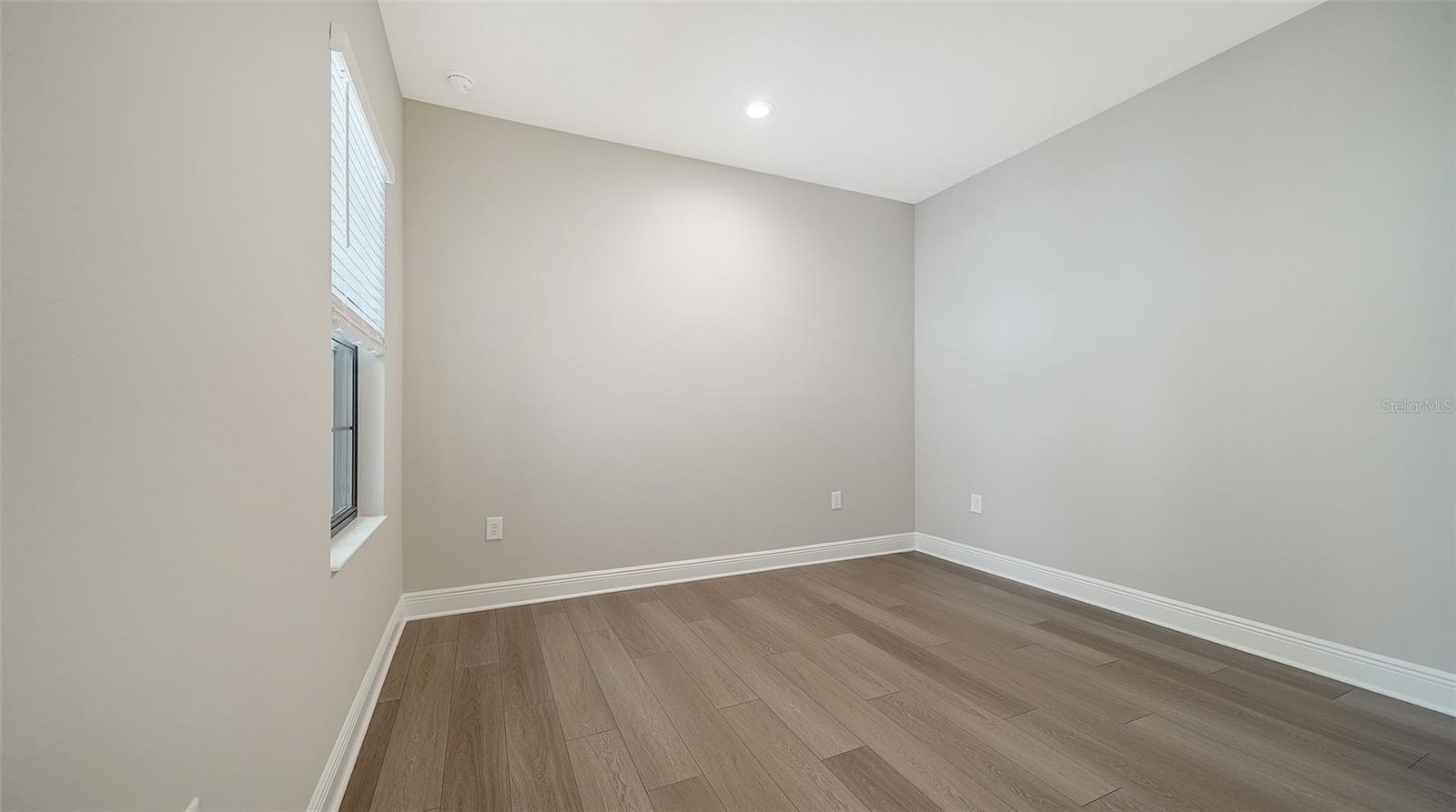 Image 25 of 57 For 27460 Janzen Court