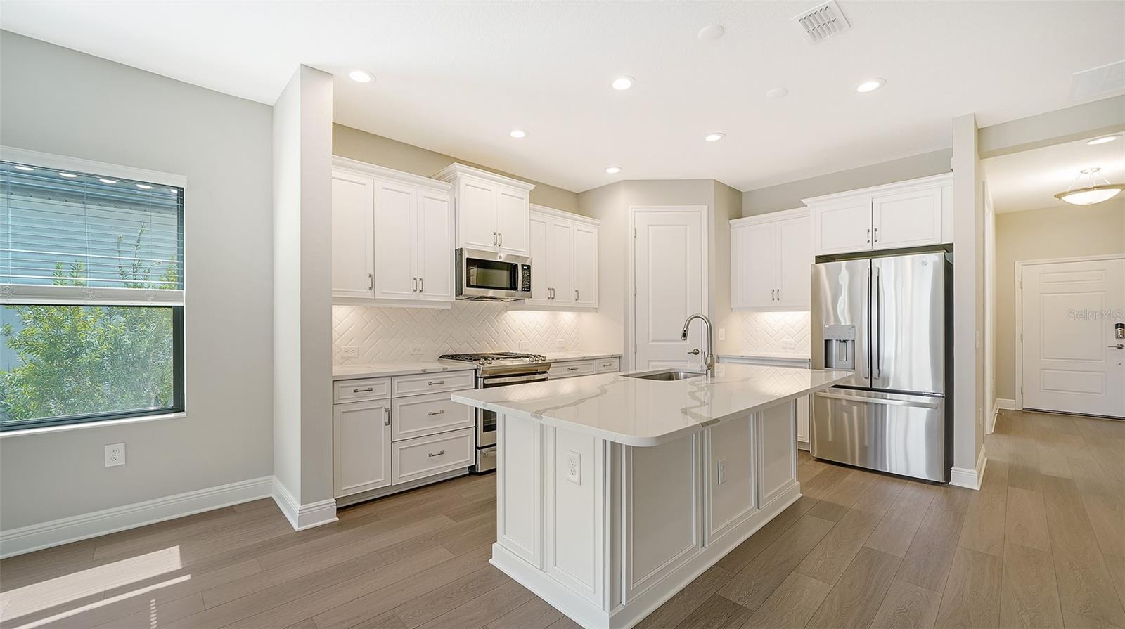 Image 6 of 57 For 27460 Janzen Court