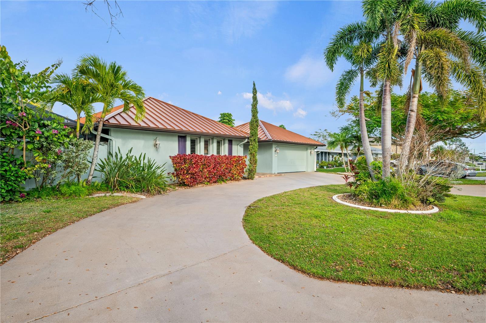 Image 2 of 49 For 104 Graham Street Se