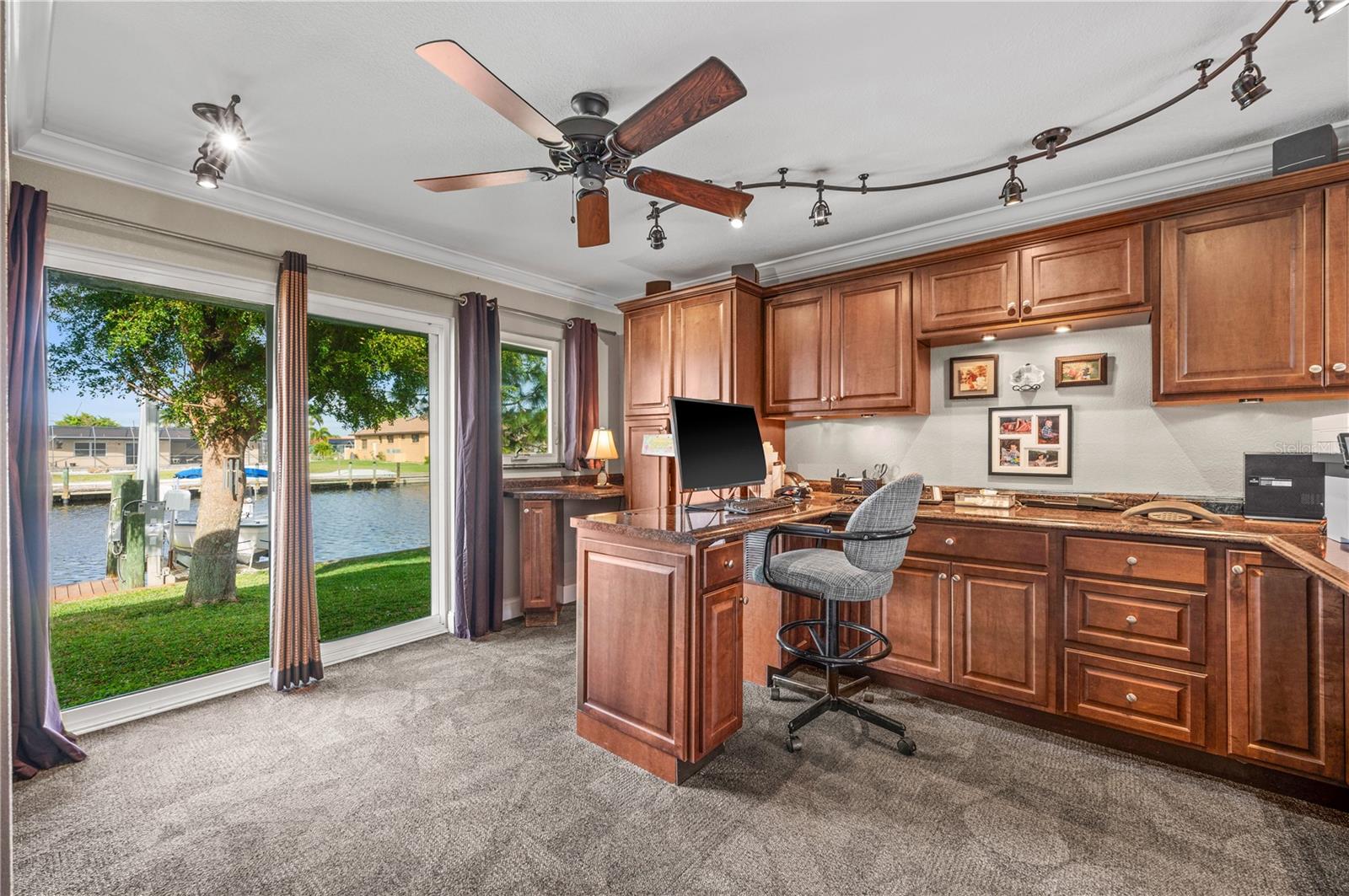 Image 21 of 49 For 104 Graham Street Se