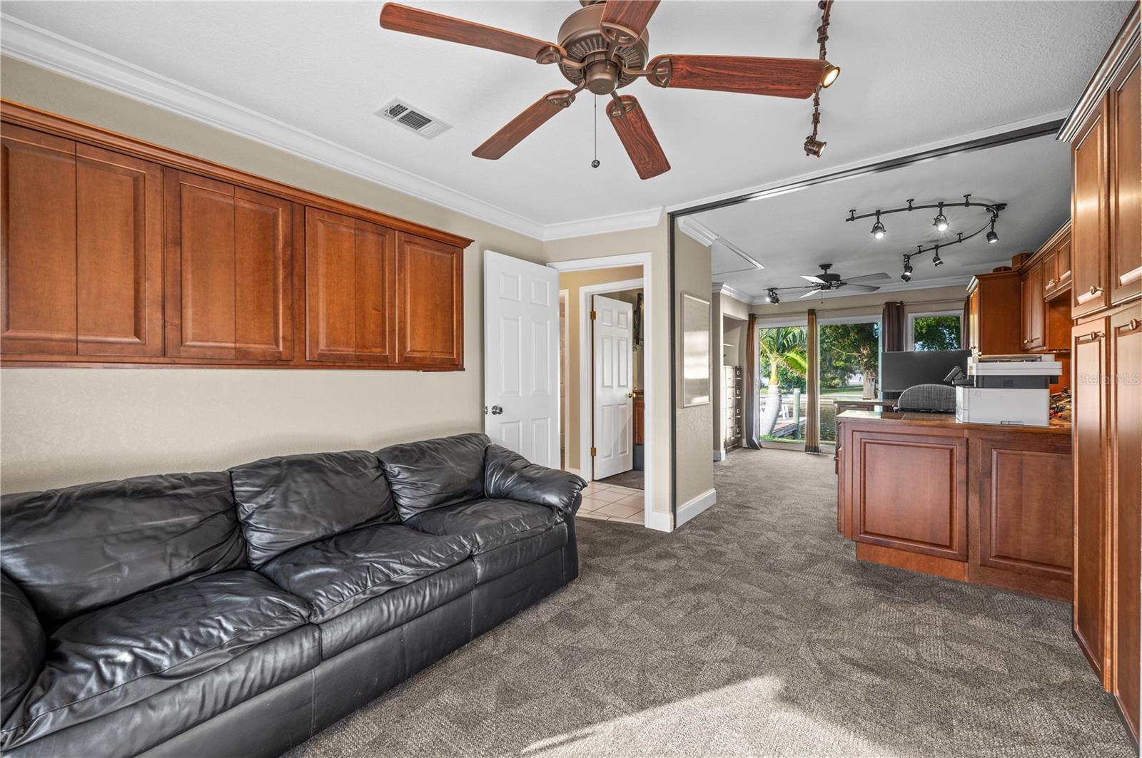 Image 23 of 49 For 104 Graham Street Se