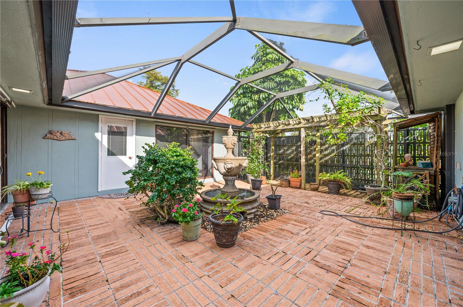 Image 24 of 49 For 104 Graham Street Se