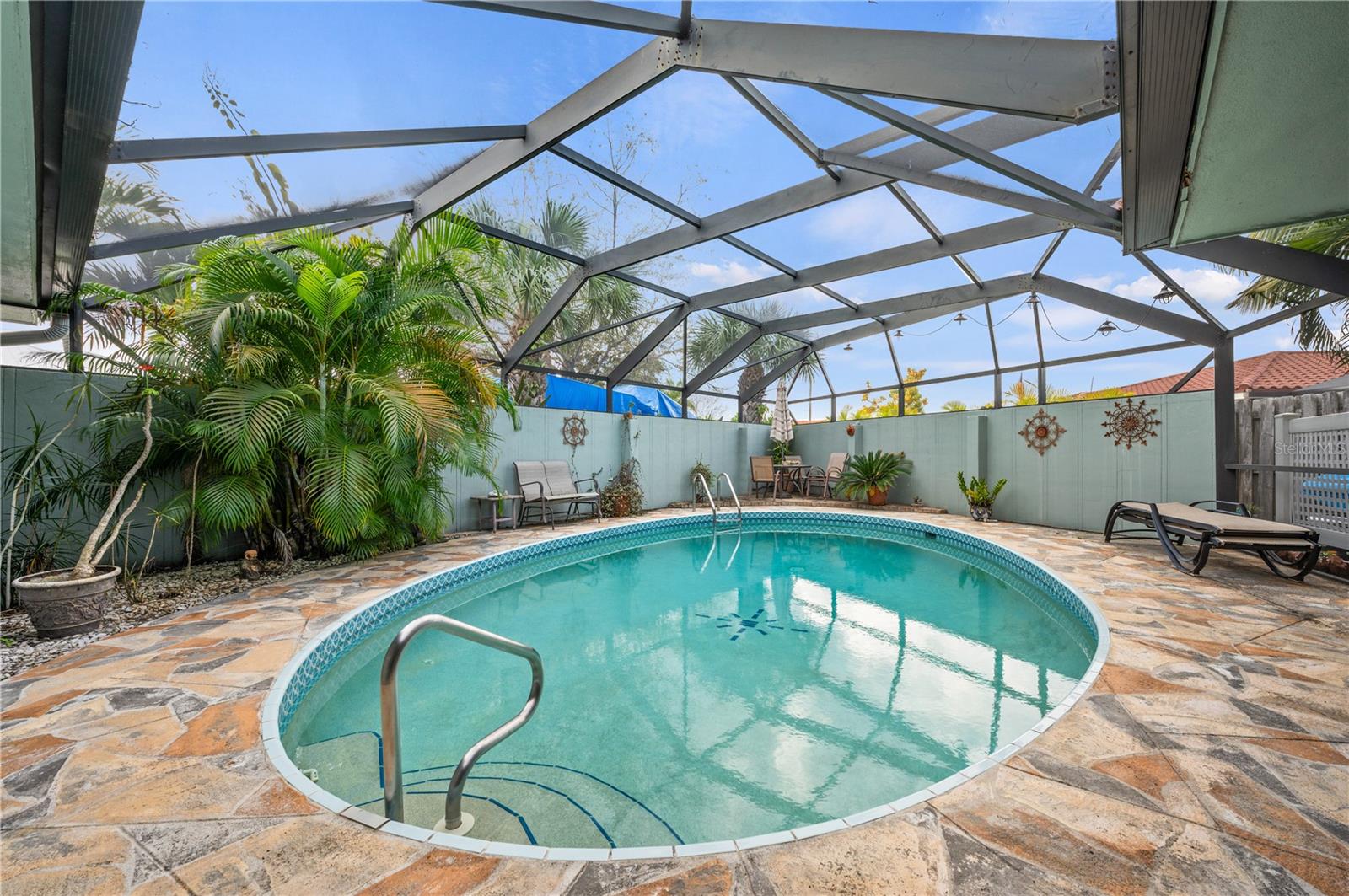 Image 32 of 49 For 104 Graham Street Se