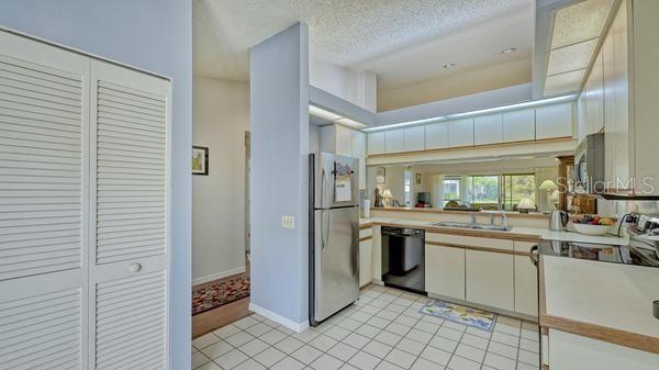 Image 15 of 43 For 5905 Doral Drive