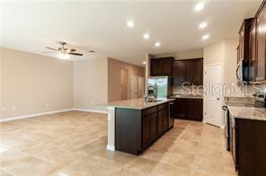 Listing photo id 13 for 16421 Woodside Glen