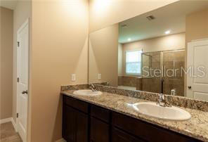 Listing photo id 17 for 16421 Woodside Glen