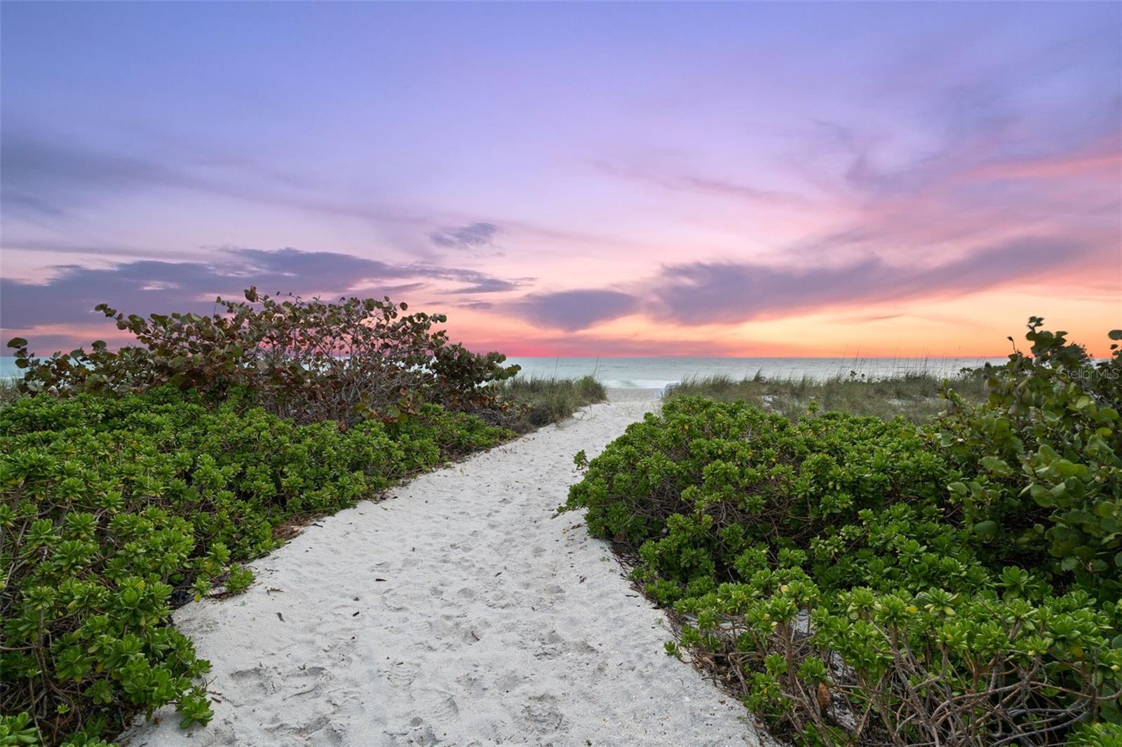 Image 64 of 81 For 5005 Gulf Of Mexico Drive 5