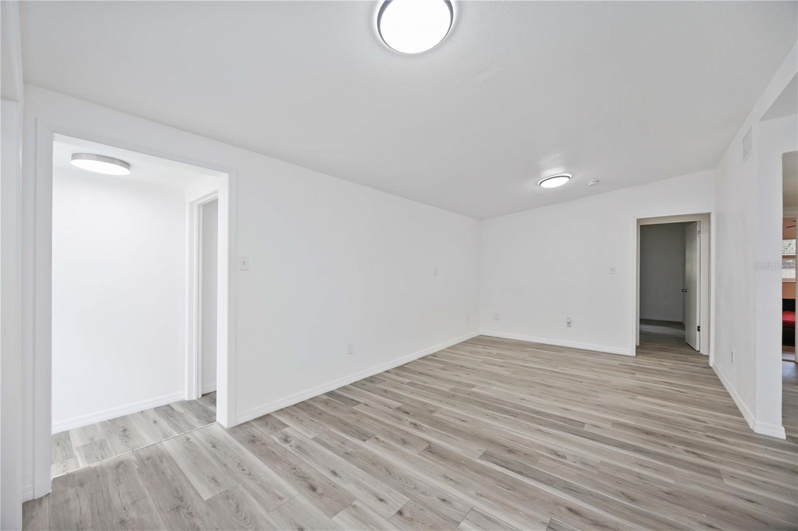 Image 8 of 32 For 4540 Lords Avenue