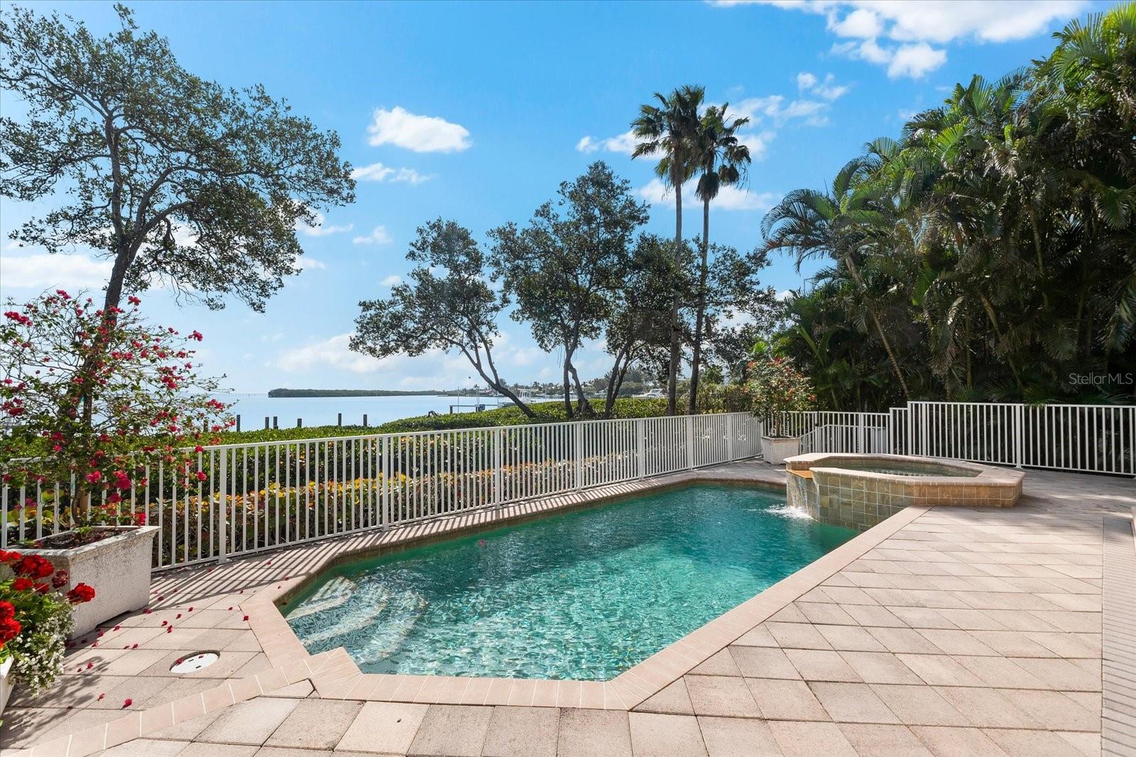 Listing photo id 24 for 757 Hideaway Bay Drive