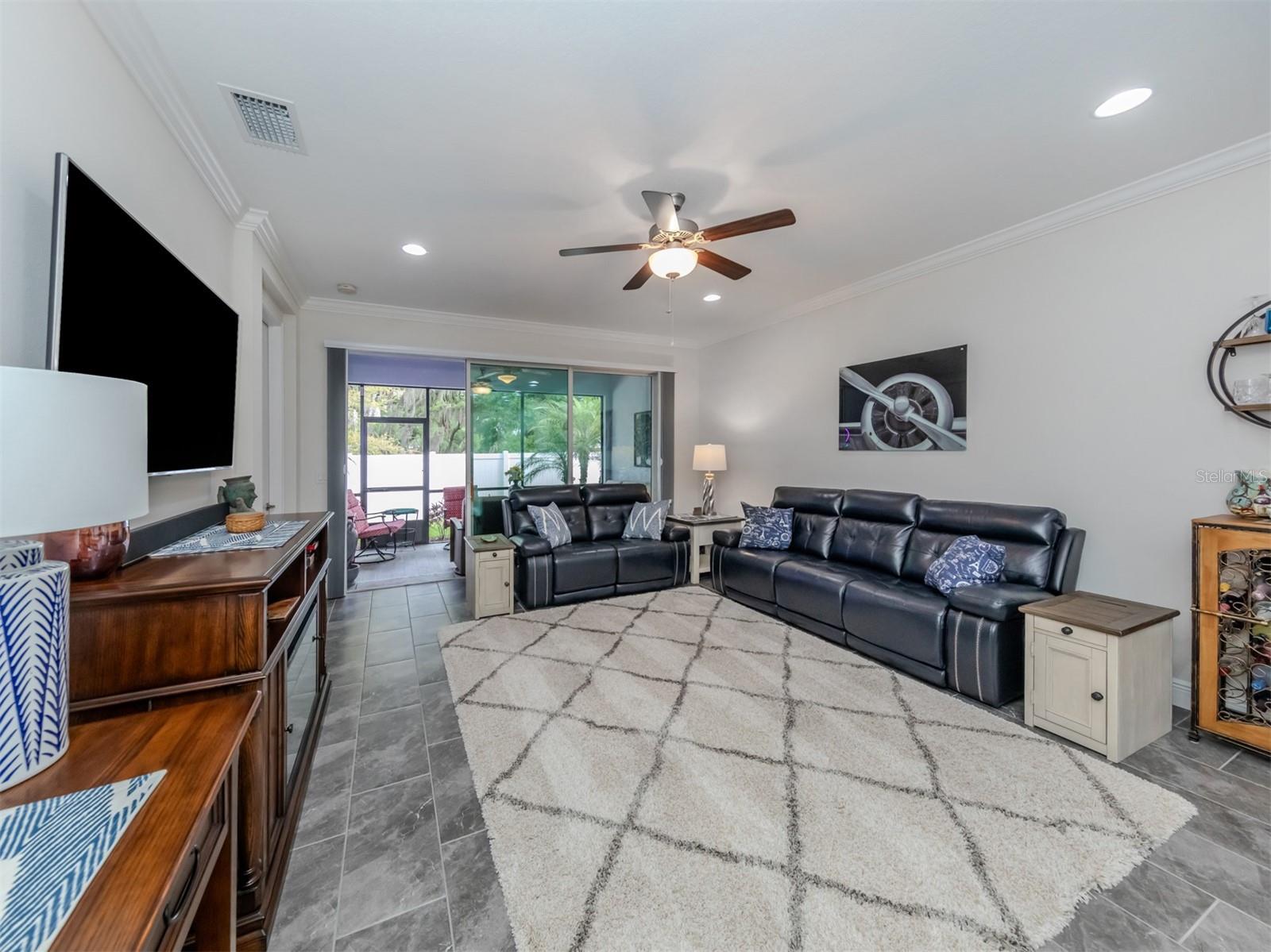 Listing photo id 13 for 8624 Rain Song Road