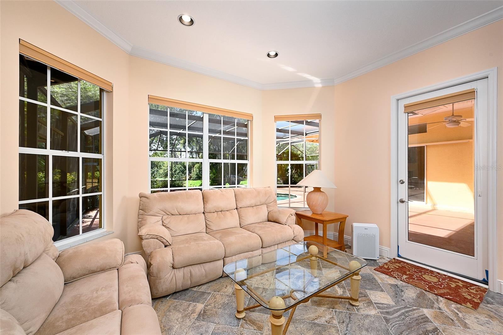 Listing photo id 8 for 3718 Boca Pointe Drive