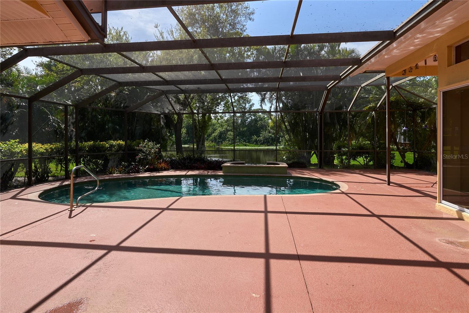 Listing photo id 24 for 3718 Boca Pointe Drive