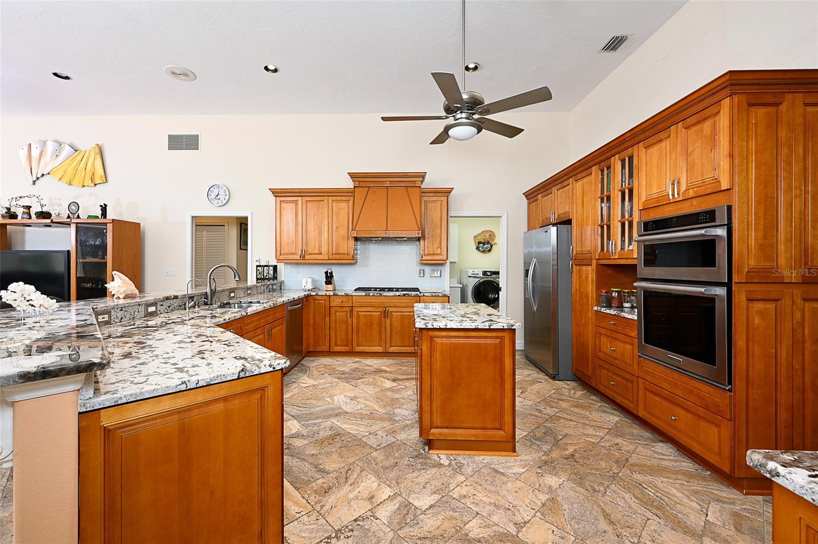 Listing photo id 2 for 3718 Boca Pointe Drive