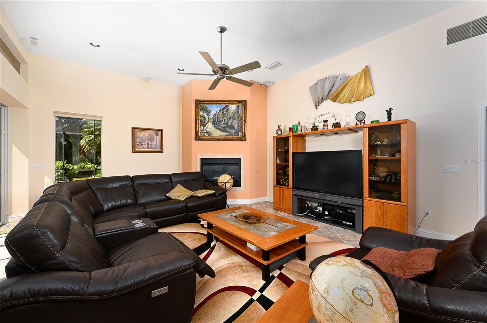 Listing photo id 5 for 3718 Boca Pointe Drive