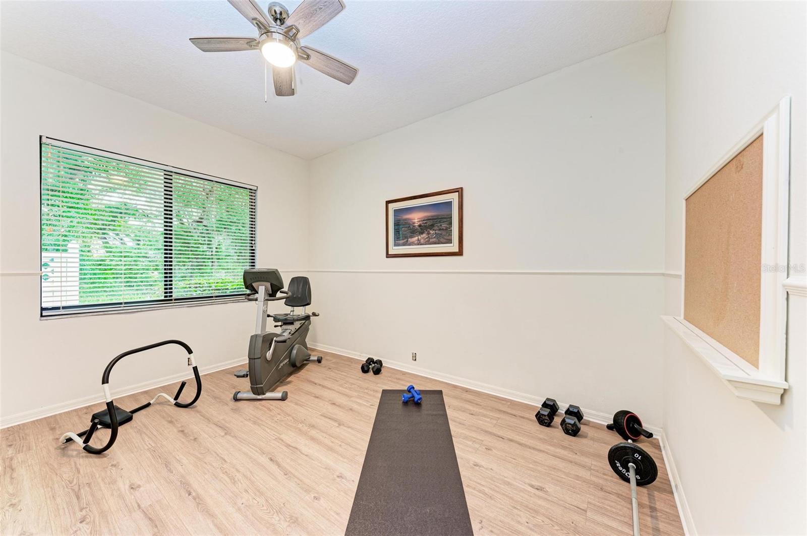 Listing photo id 27 for 10009 Clubhouse Drive