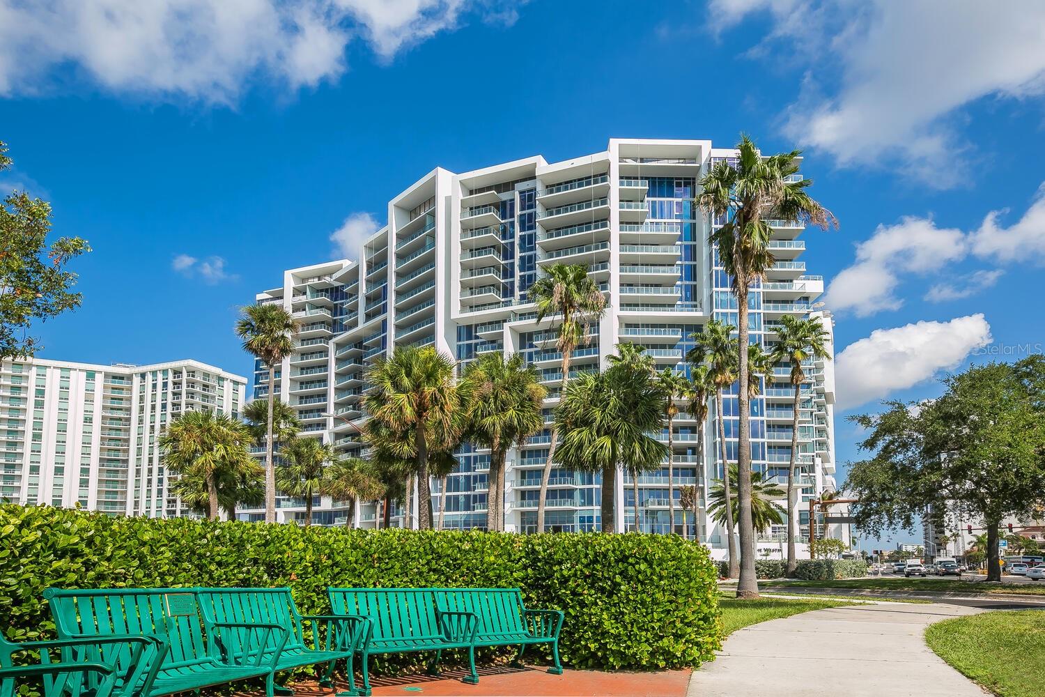 Listing photo id 0 for 1155 Gulfstream Avenue 406