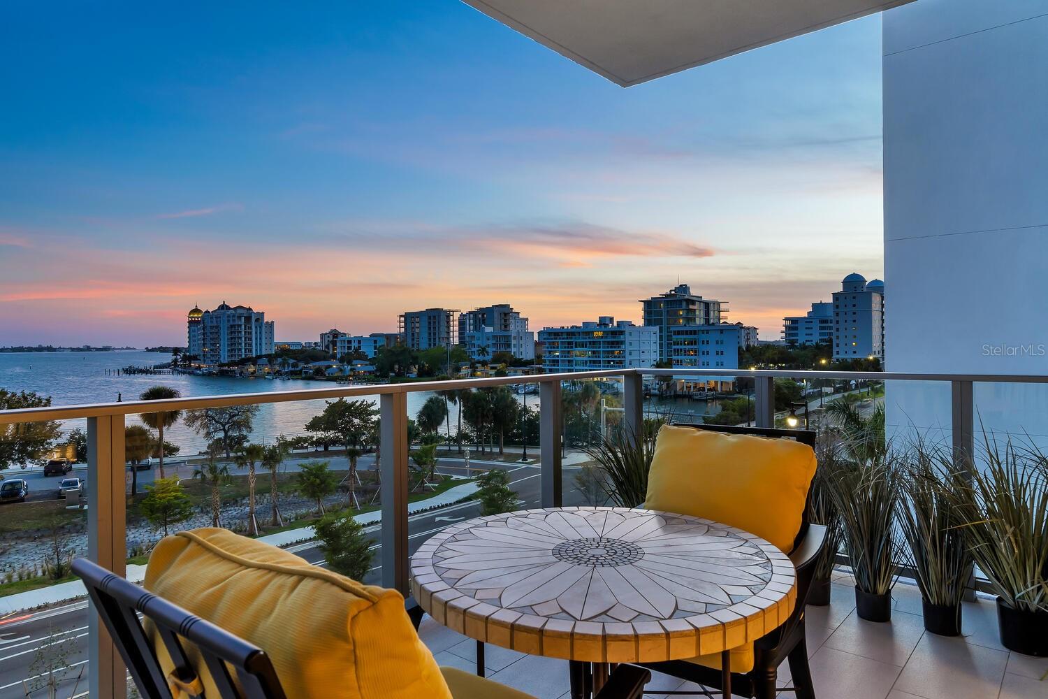 Listing photo id 42 for 1155 Gulfstream Avenue 406