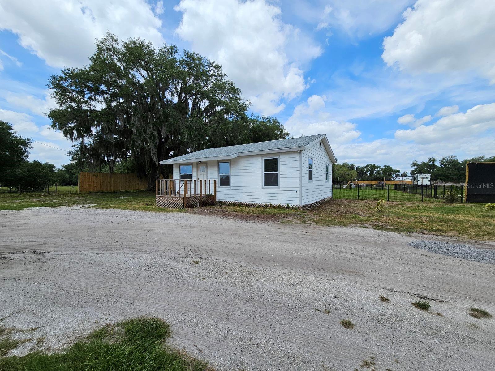 Listing photo id 3 for 18050 State Road 62