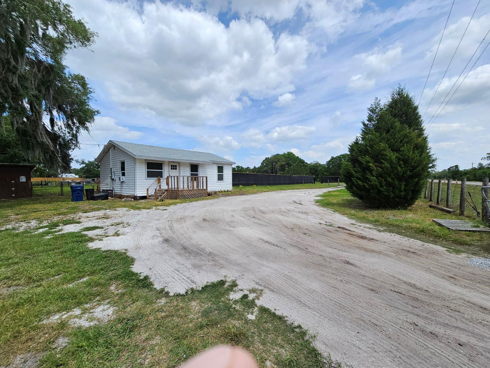 Listing photo id 4 for 18050 State Road 62