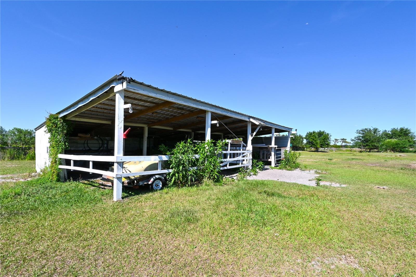 Listing photo id 12 for 651 Deer Hammock Road