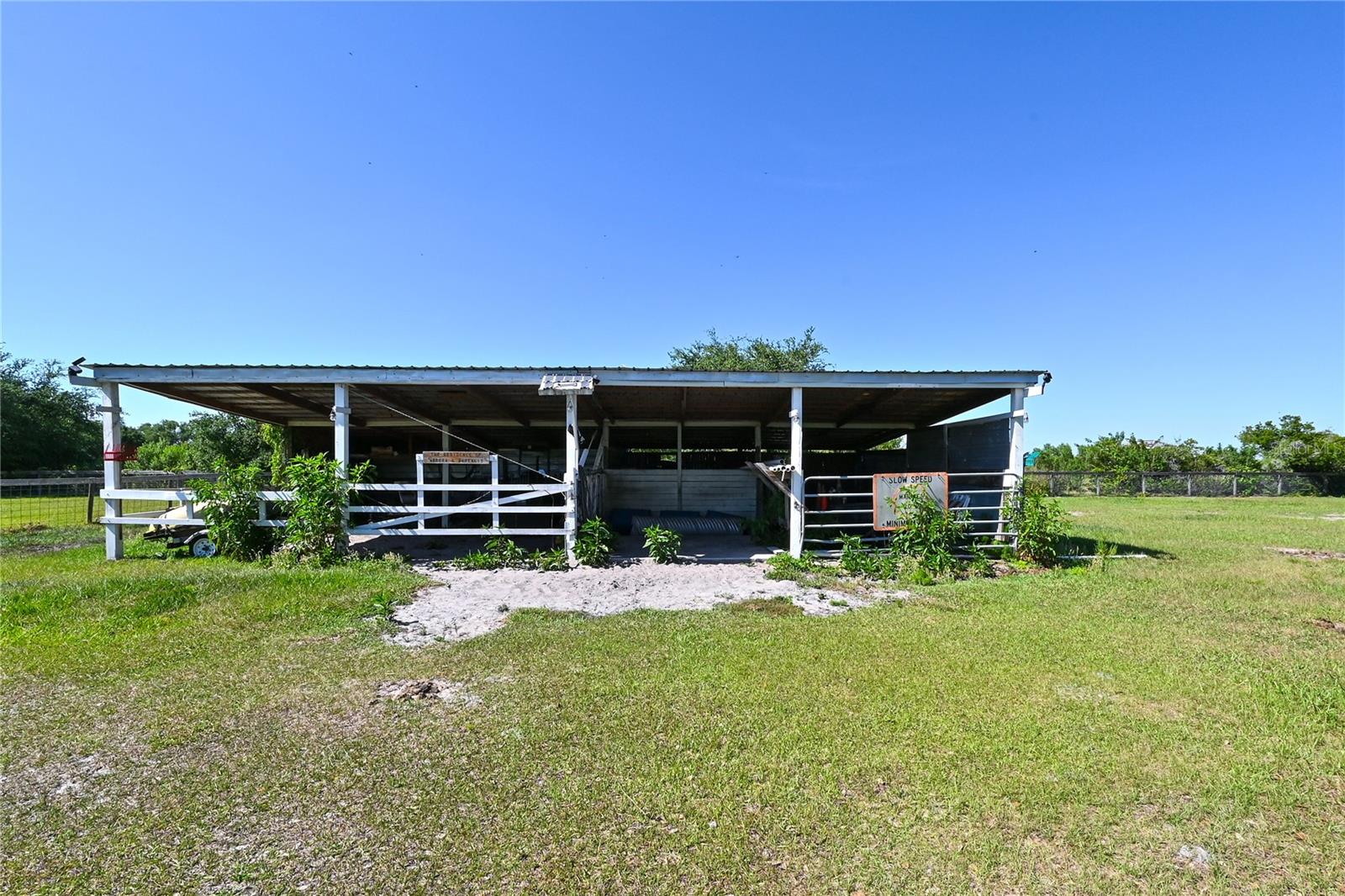 Listing photo id 13 for 651 Deer Hammock Road