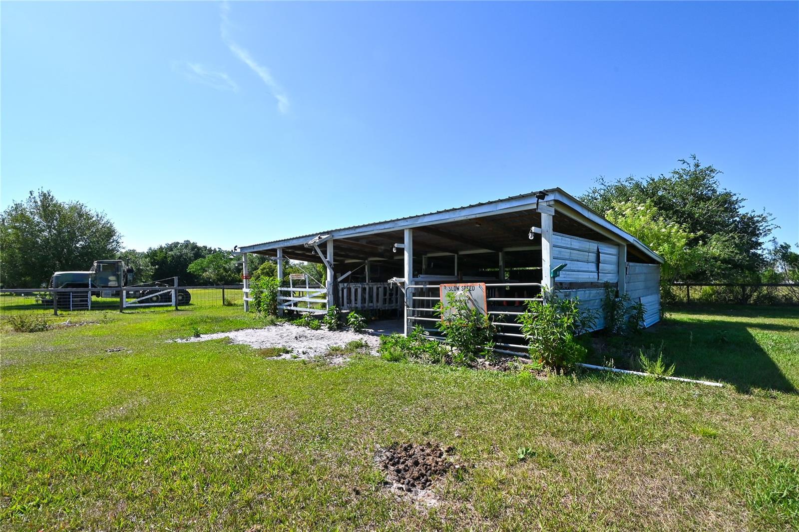 Listing photo id 14 for 651 Deer Hammock Road