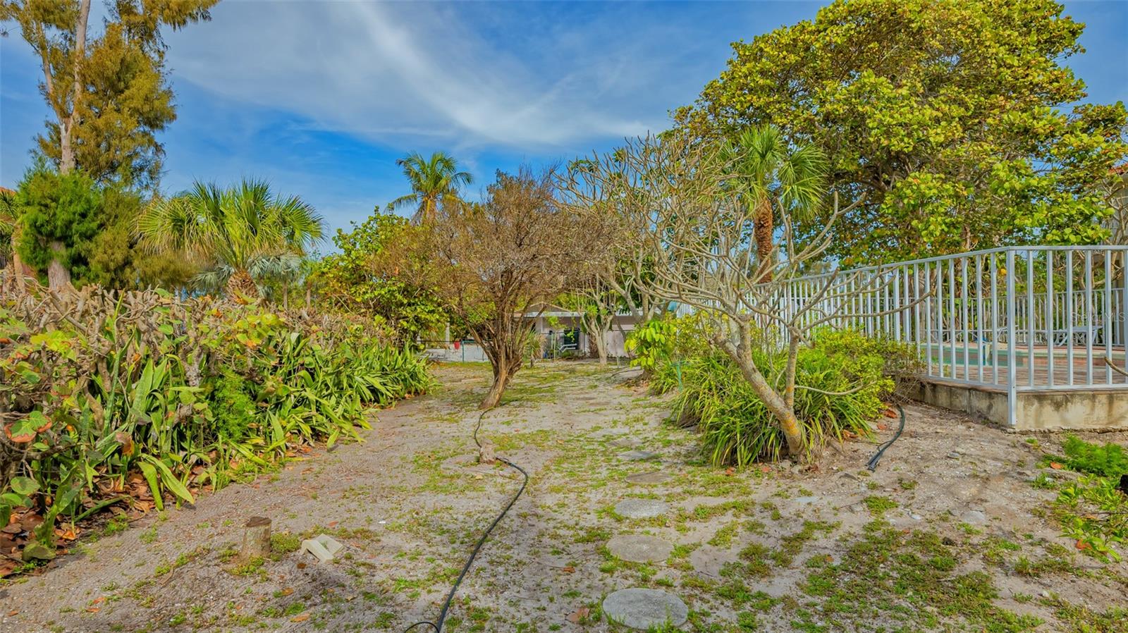 Listing photo id 23 for 6537 Gulf Of Mexico Drive