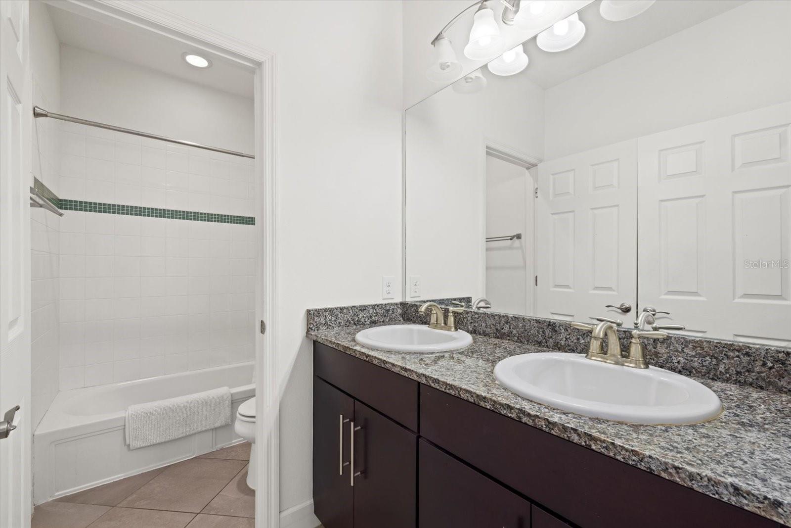 Listing photo id 21 for 6318 Anise Drive