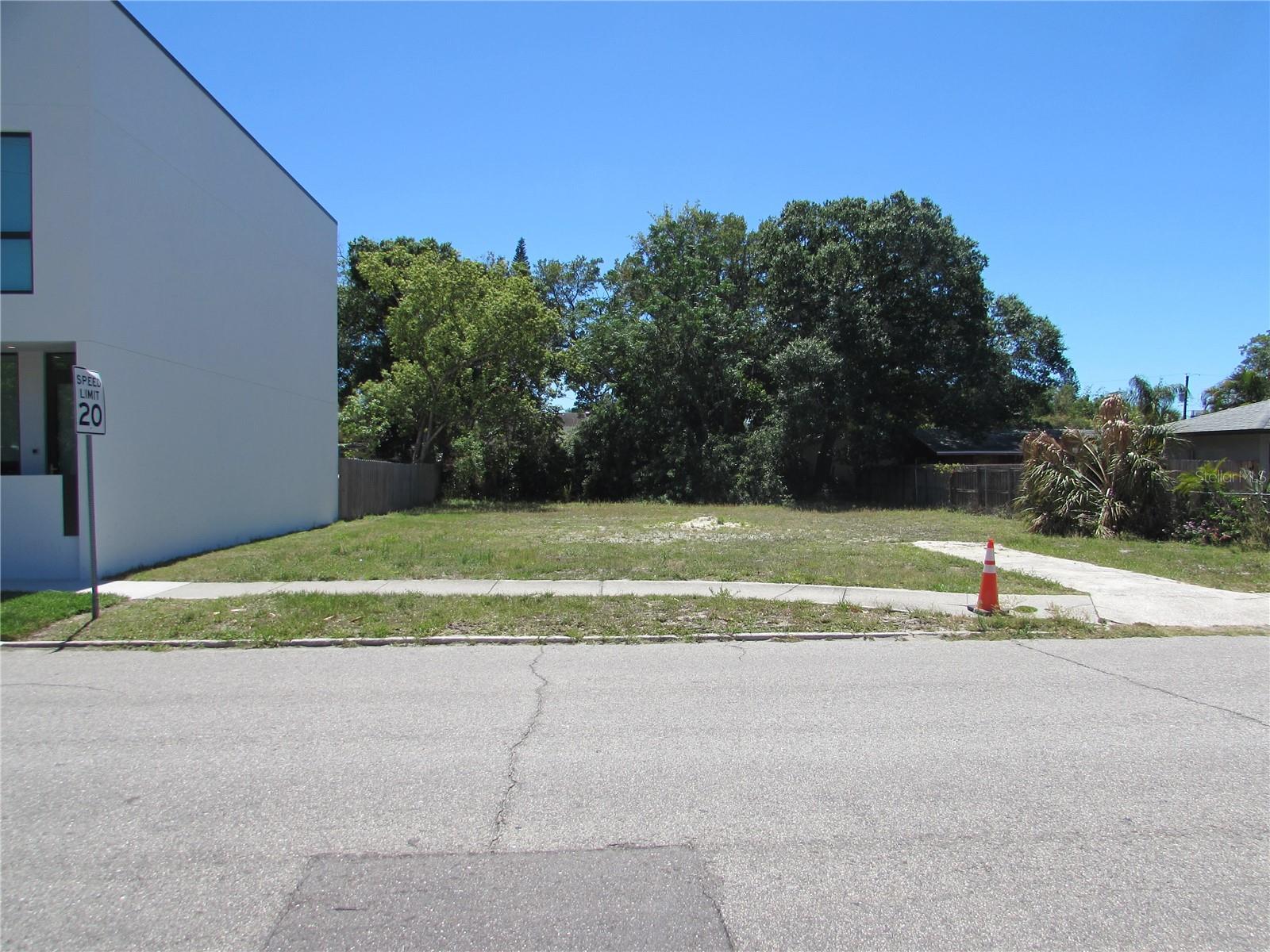 Details for 1754 10th Street, SARASOTA, FL 34236