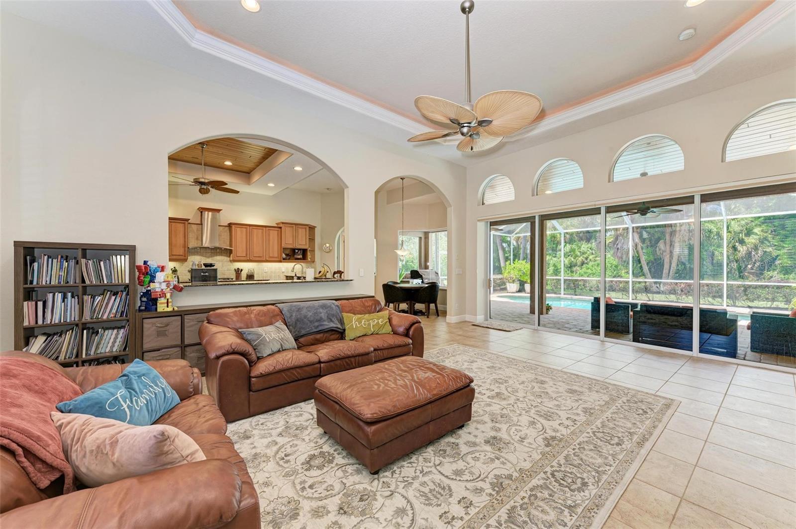 Listing photo id 8 for 3763 Eagle Hammock Drive