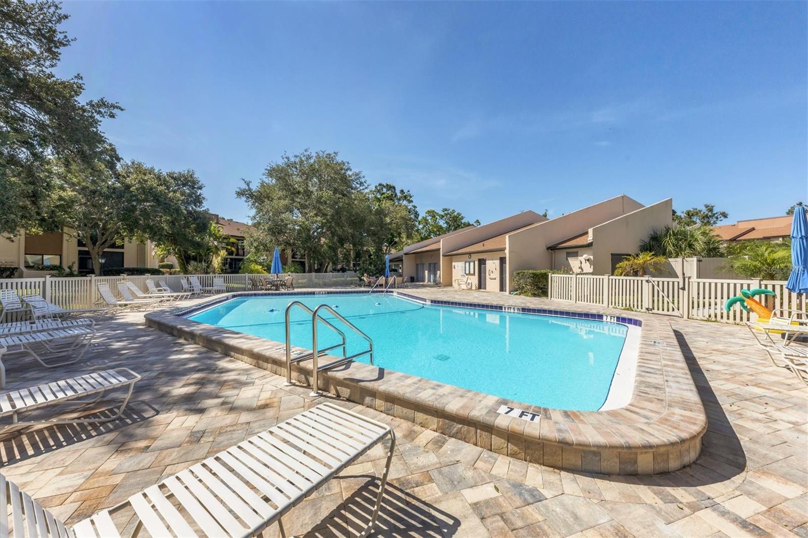 Listing photo id 28 for 2420 Clubhouse Circle 103