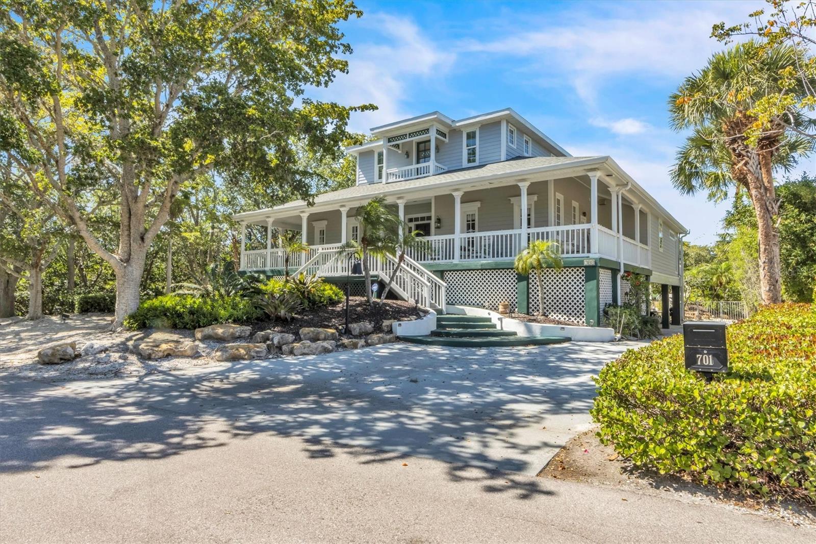 Listing photo id 0 for 701 Hideaway Bay Drive