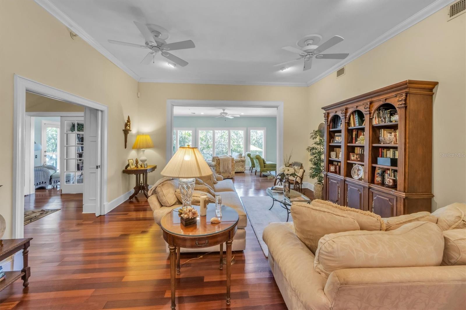 Listing photo id 19 for 701 Hideaway Bay Drive