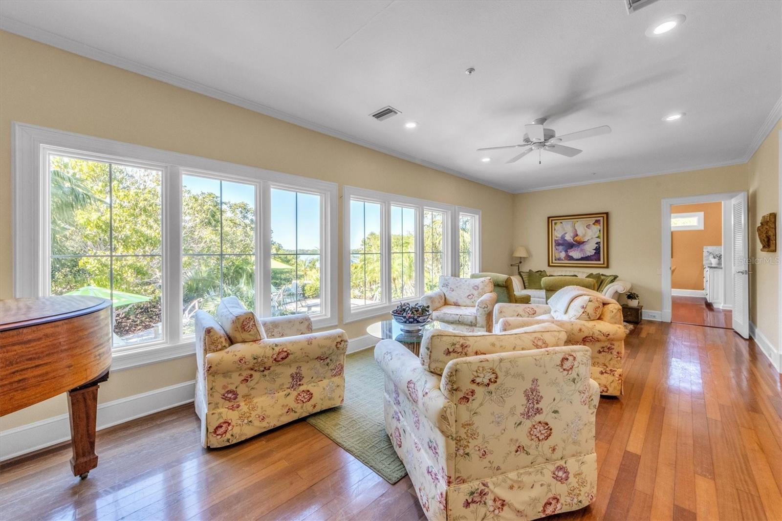 Listing photo id 23 for 701 Hideaway Bay Drive