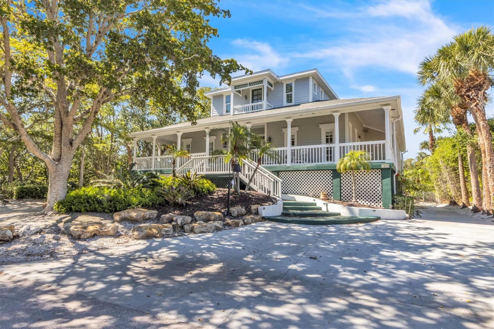 Listing photo id 1 for 701 Hideaway Bay Drive