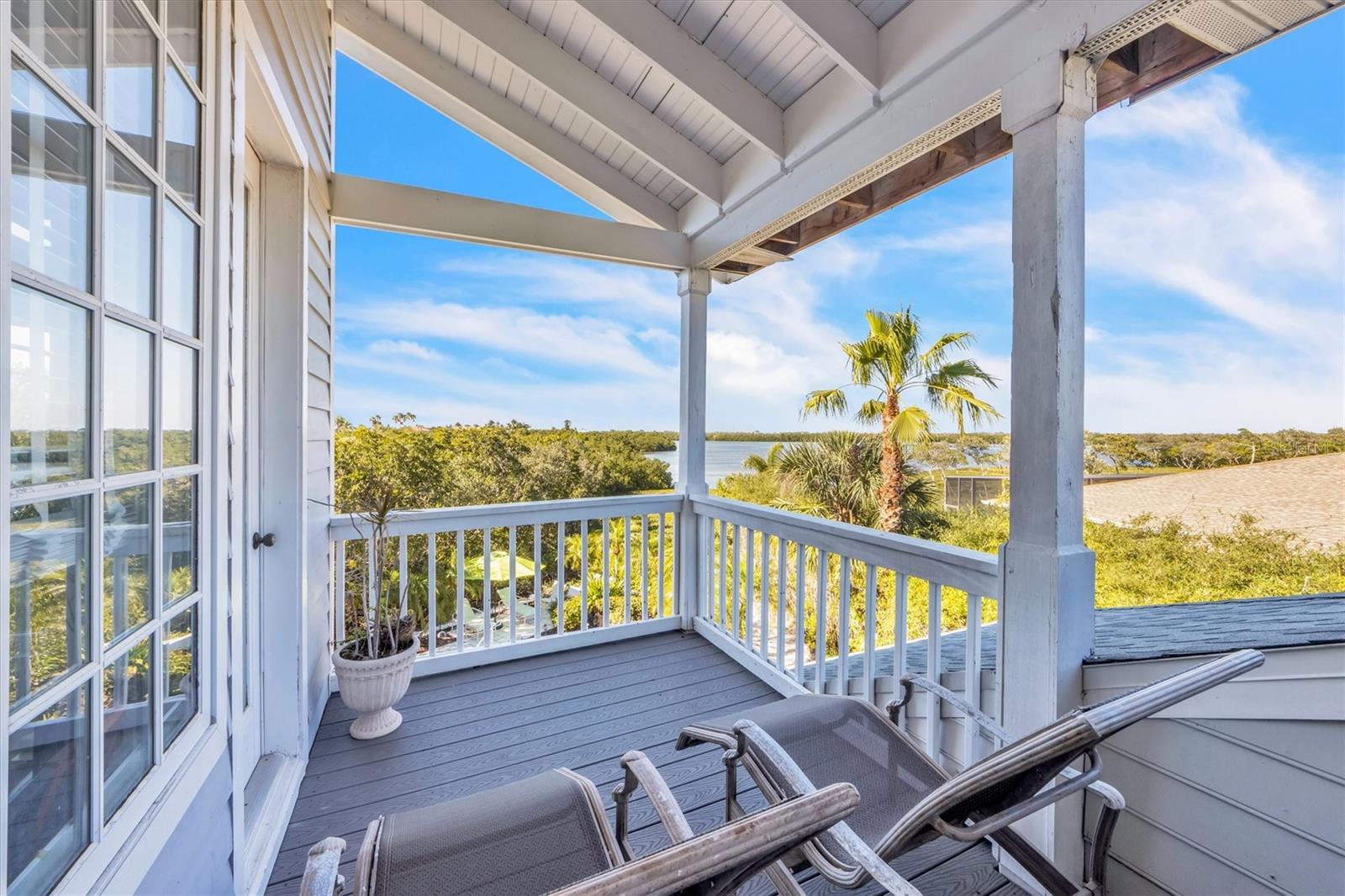 Listing photo id 31 for 701 Hideaway Bay Drive