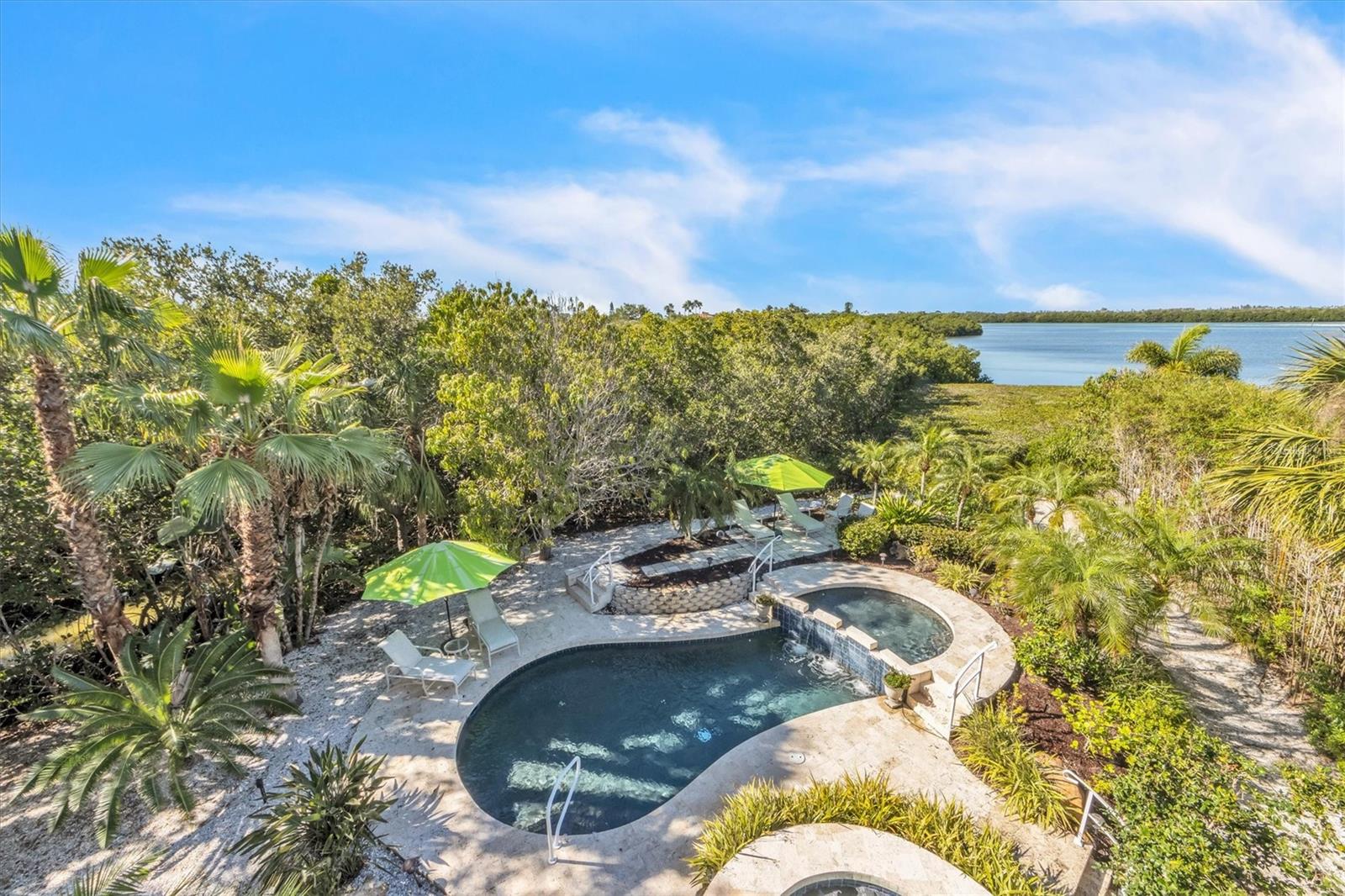 Listing photo id 32 for 701 Hideaway Bay Drive