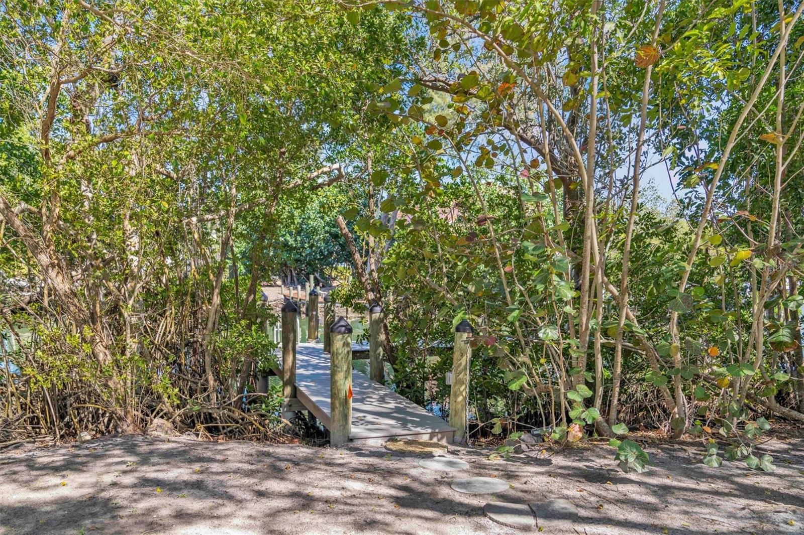 Listing photo id 57 for 701 Hideaway Bay Drive