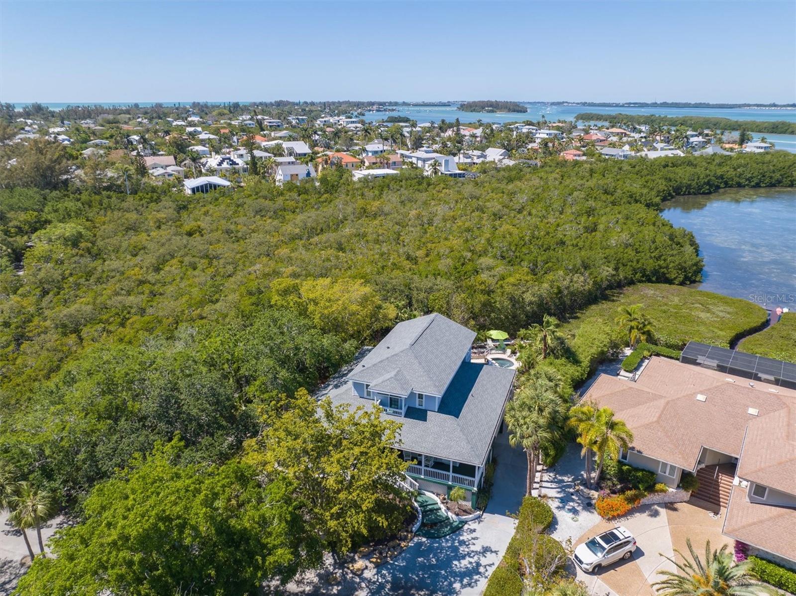 Listing photo id 63 for 701 Hideaway Bay Drive