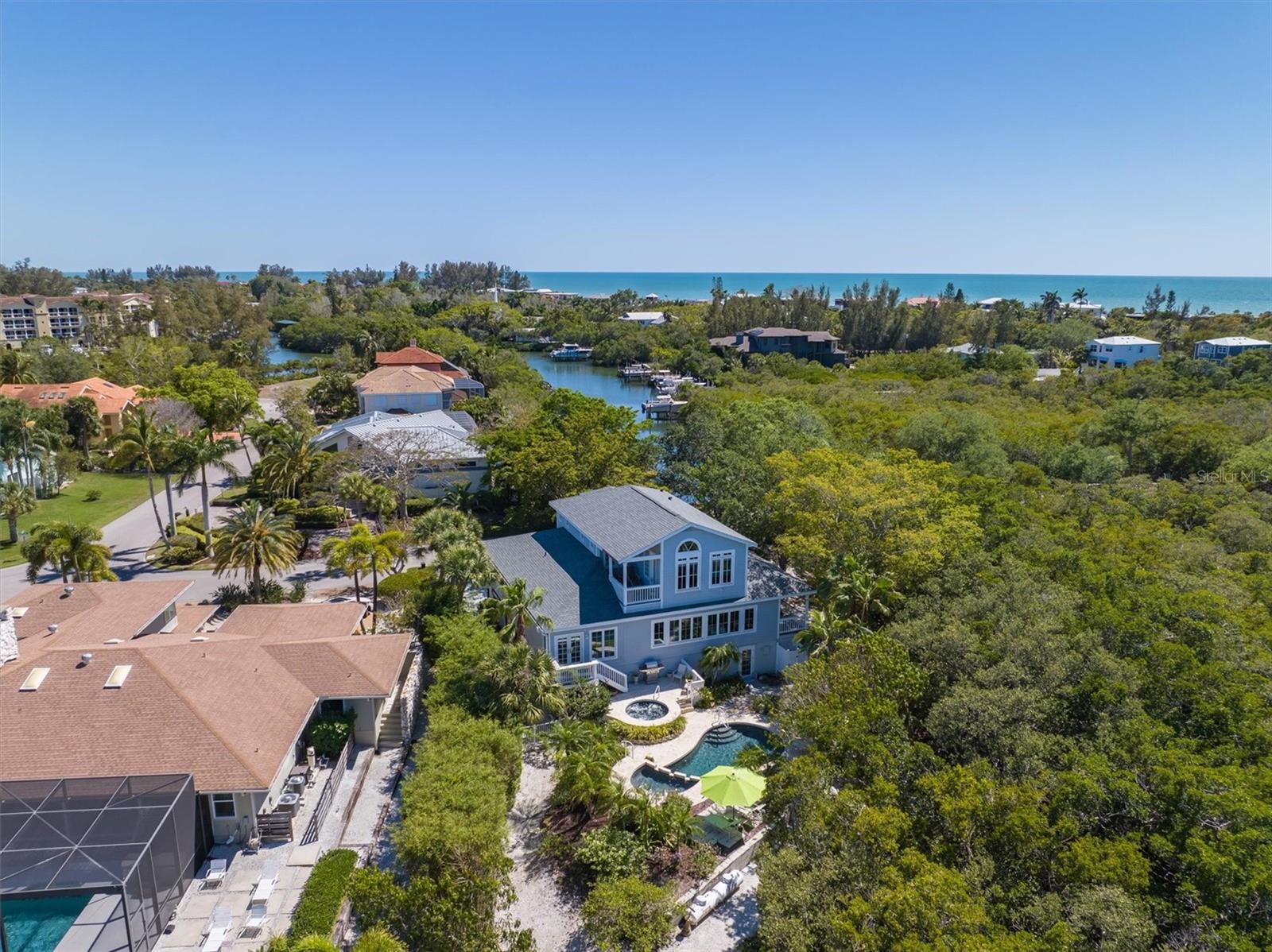 Listing photo id 66 for 701 Hideaway Bay Drive