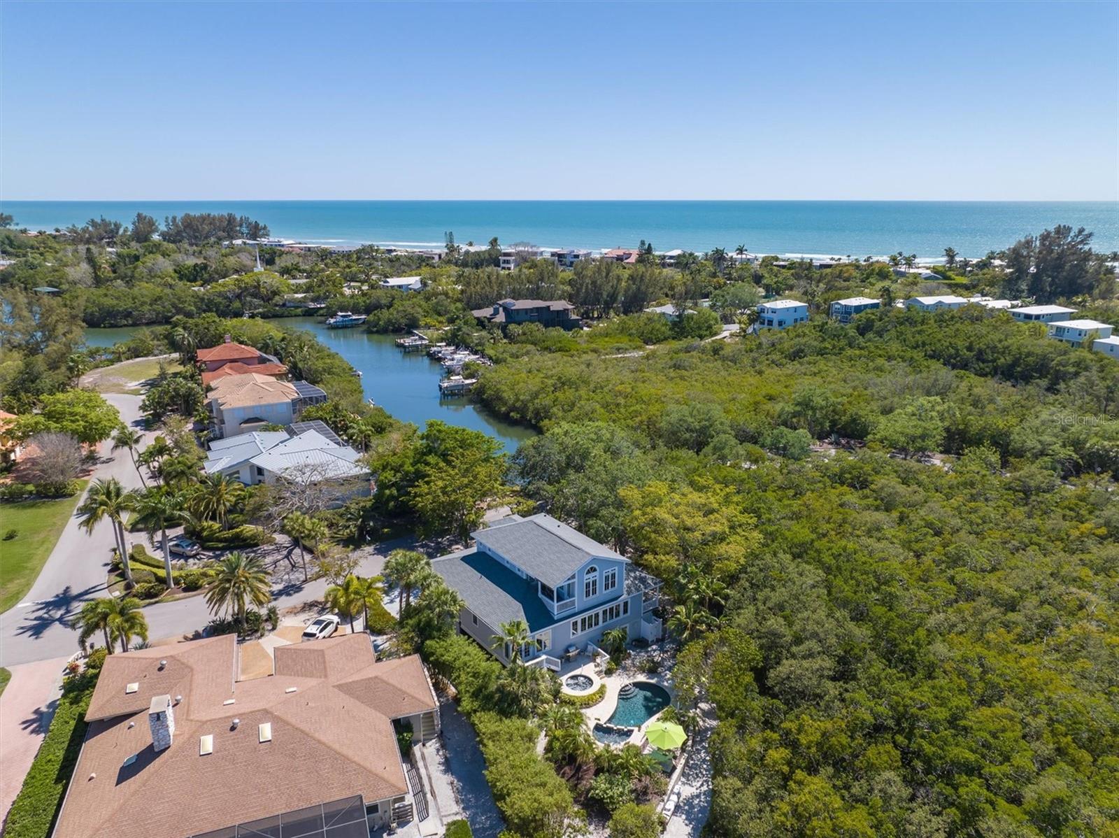 Listing photo id 67 for 701 Hideaway Bay Drive