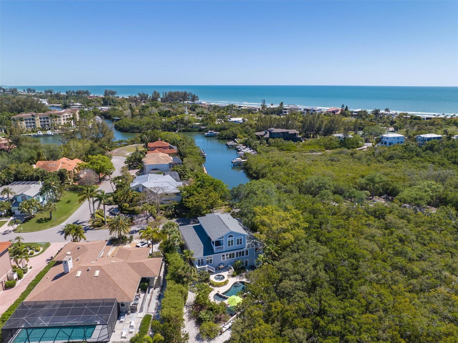 Listing photo id 68 for 701 Hideaway Bay Drive