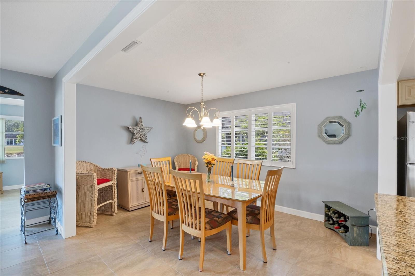 Listing photo id 15 for 3944 Lakeside Road 160