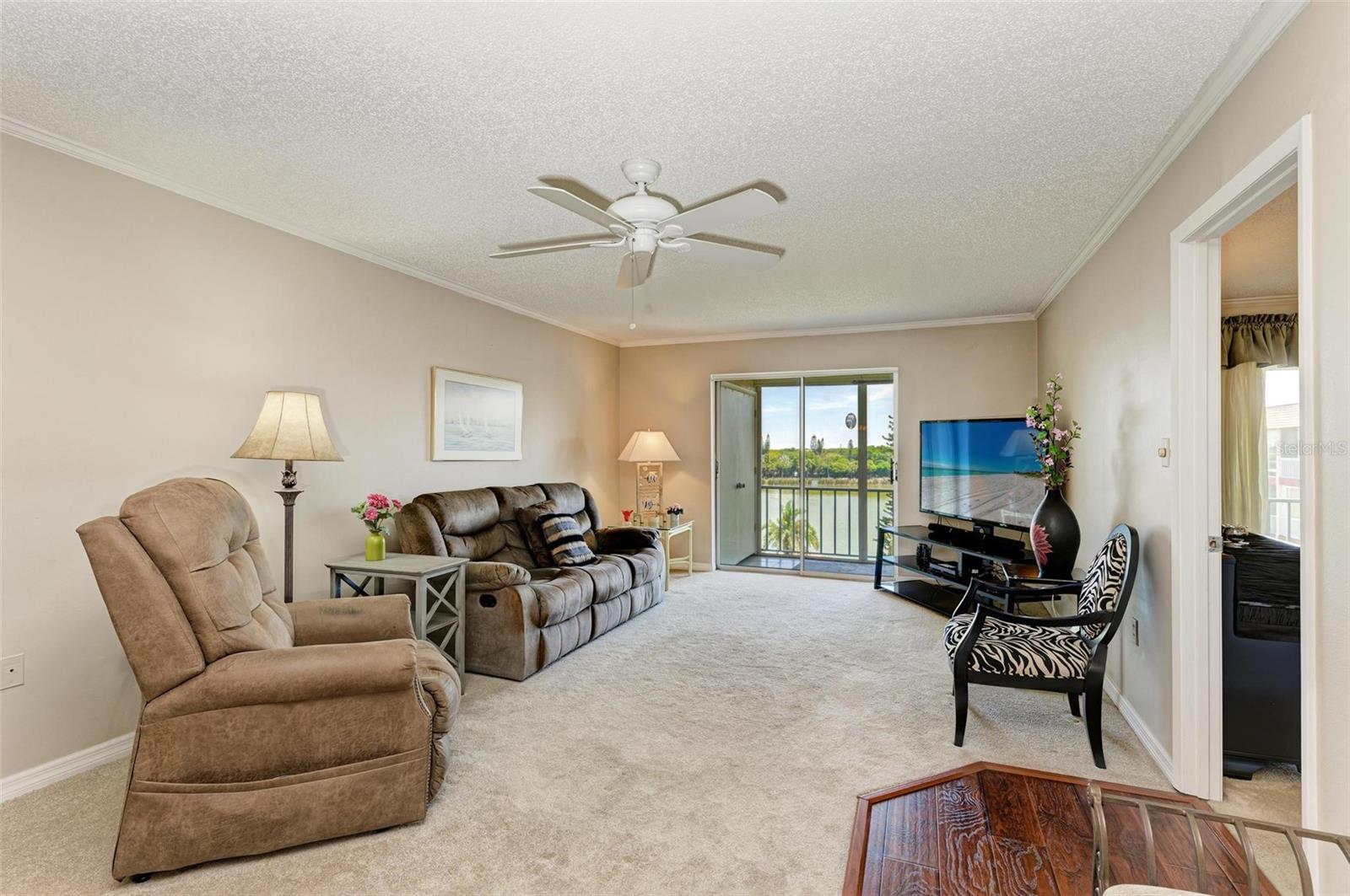 Image 12 of 45 For 3839 Lake Bayshore Drive H516