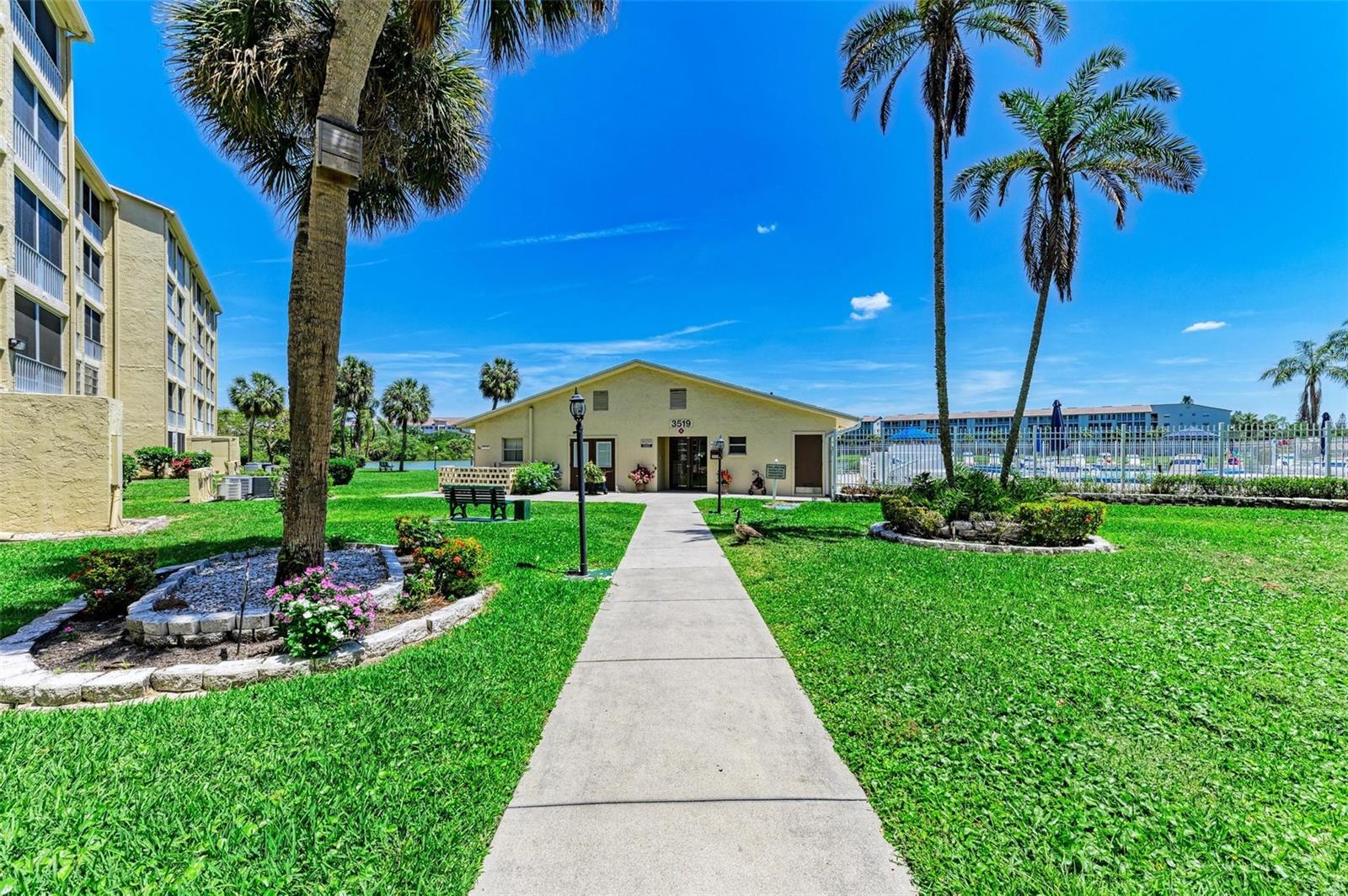 Image 34 of 45 For 3839 Lake Bayshore Drive H516