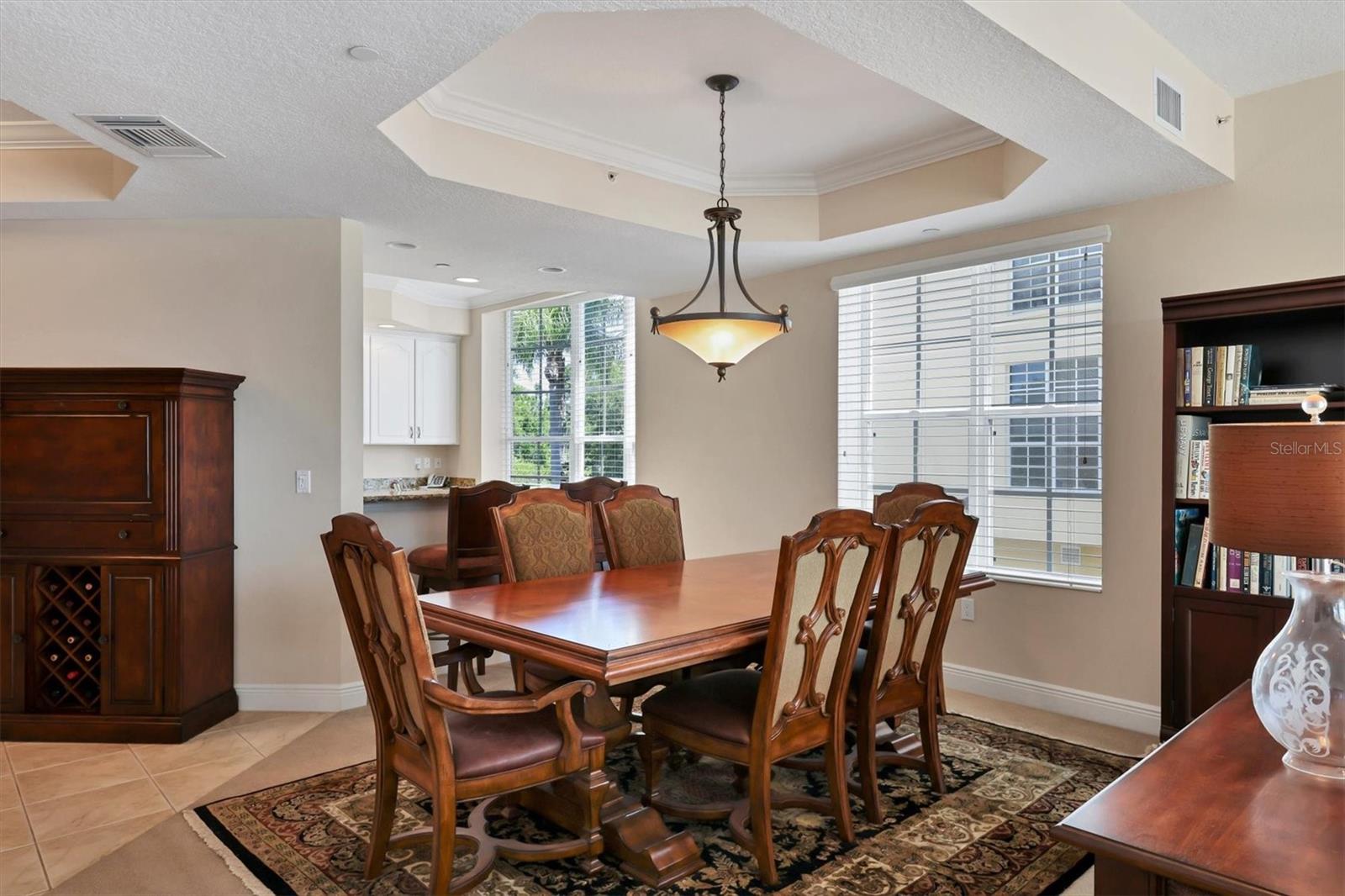 Listing photo id 13 for 6310 Watercrest Way 201