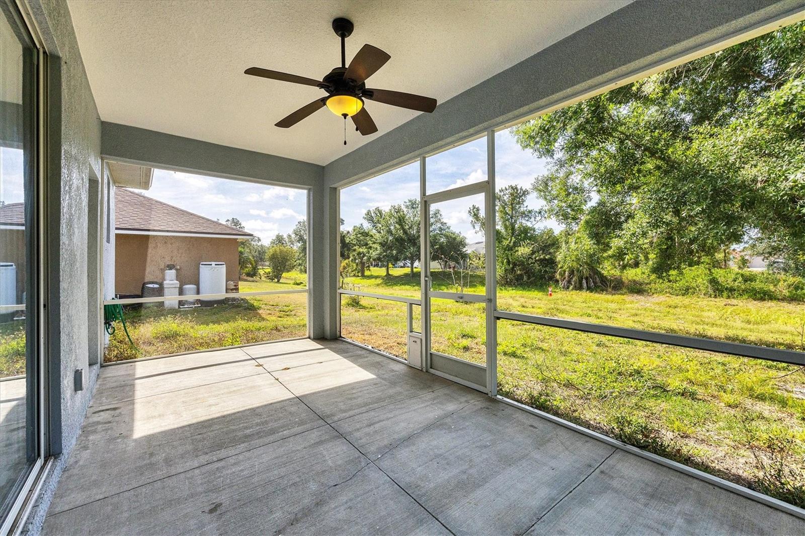 Listing photo id 23 for 3523 Sapelo Avenue