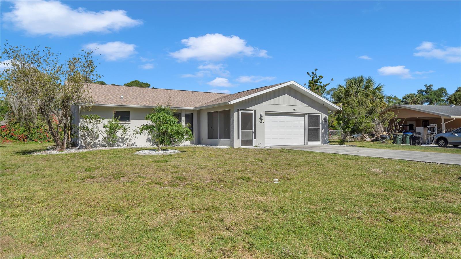 Listing photo id 0 for 3871 Fontainebleau Street