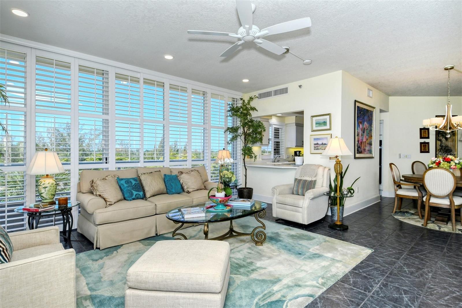 Listing photo id 9 for 3070 Grand Bay Boulevard 625