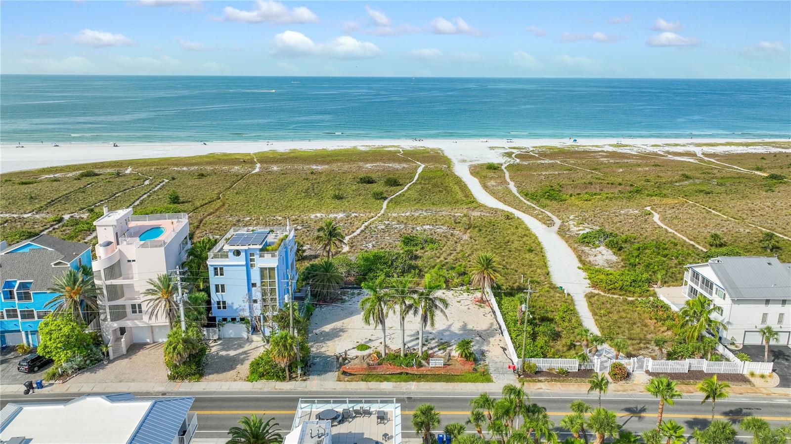 Listing photo id 2 for 636 Beach Road